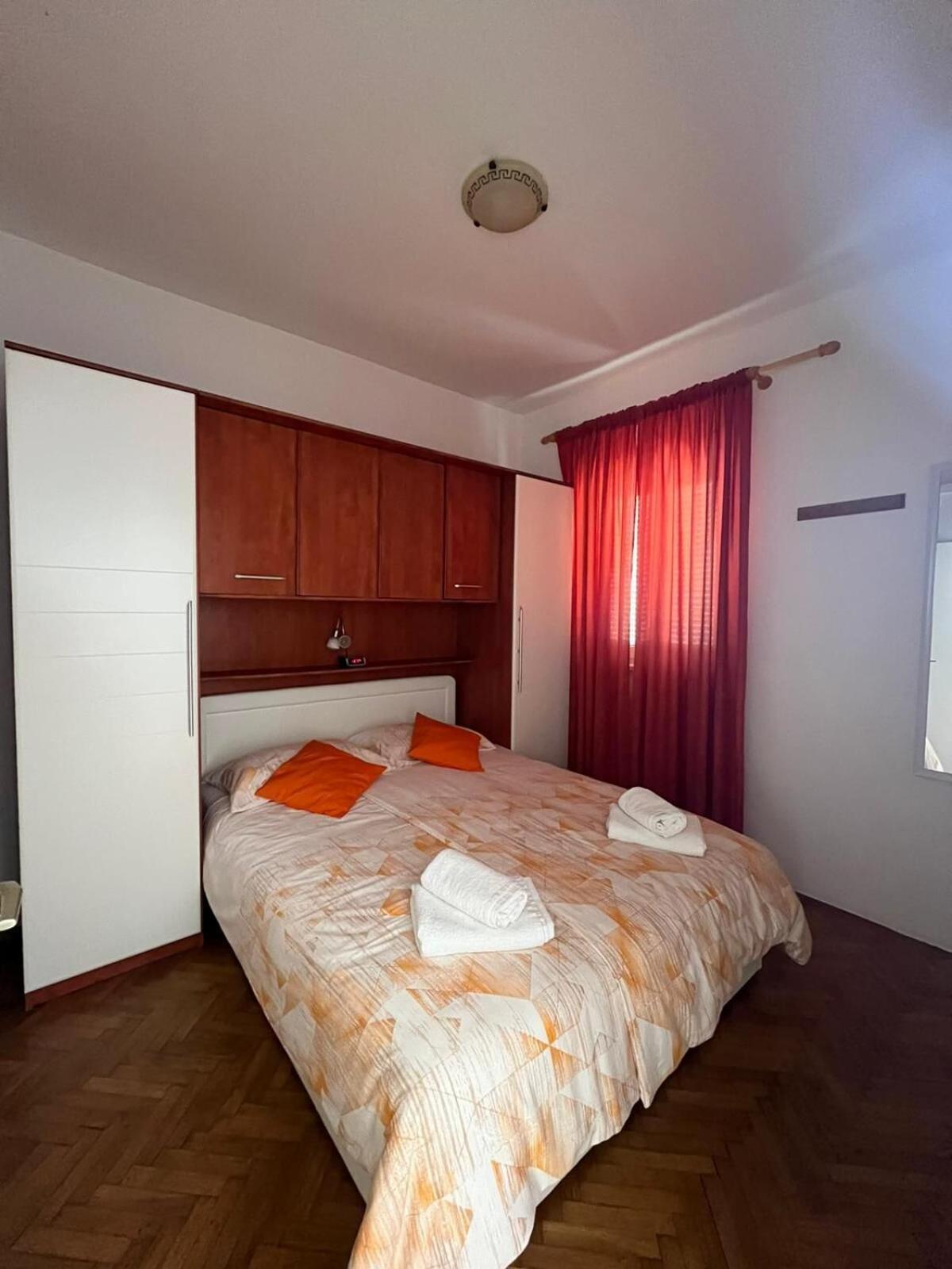 Apartments Dobrila Zavala Exterior photo