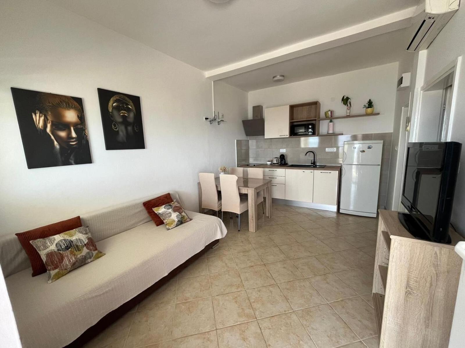 Apartments Dobrila Zavala Exterior photo
